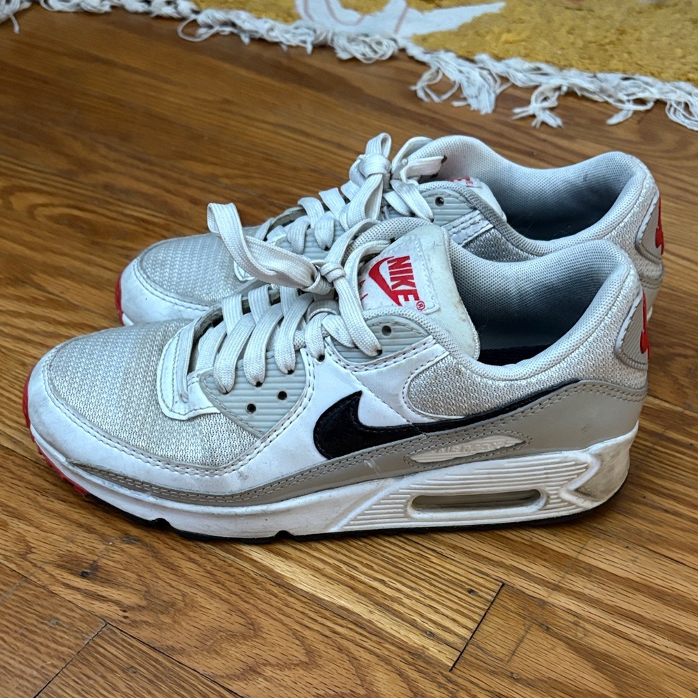 Nike White and Black Sneakers with Red Accents